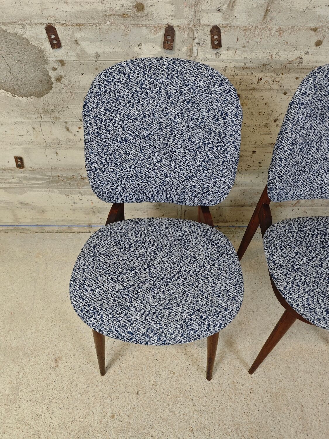 Set of two Baumann Pegasus chairs.