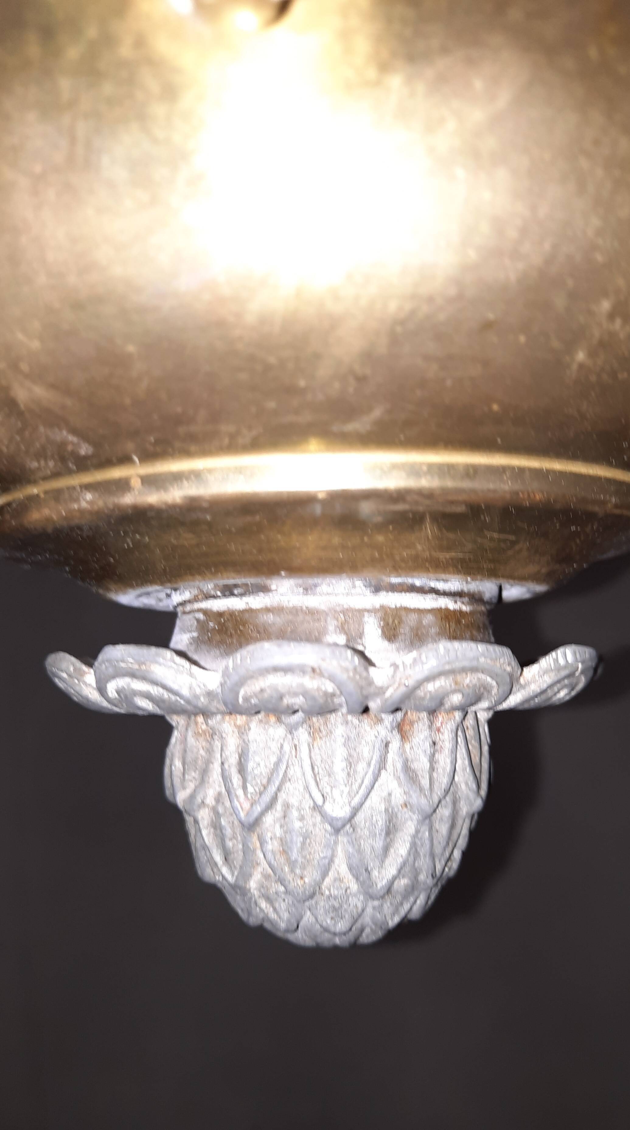 Metal pendant light with 4 flames