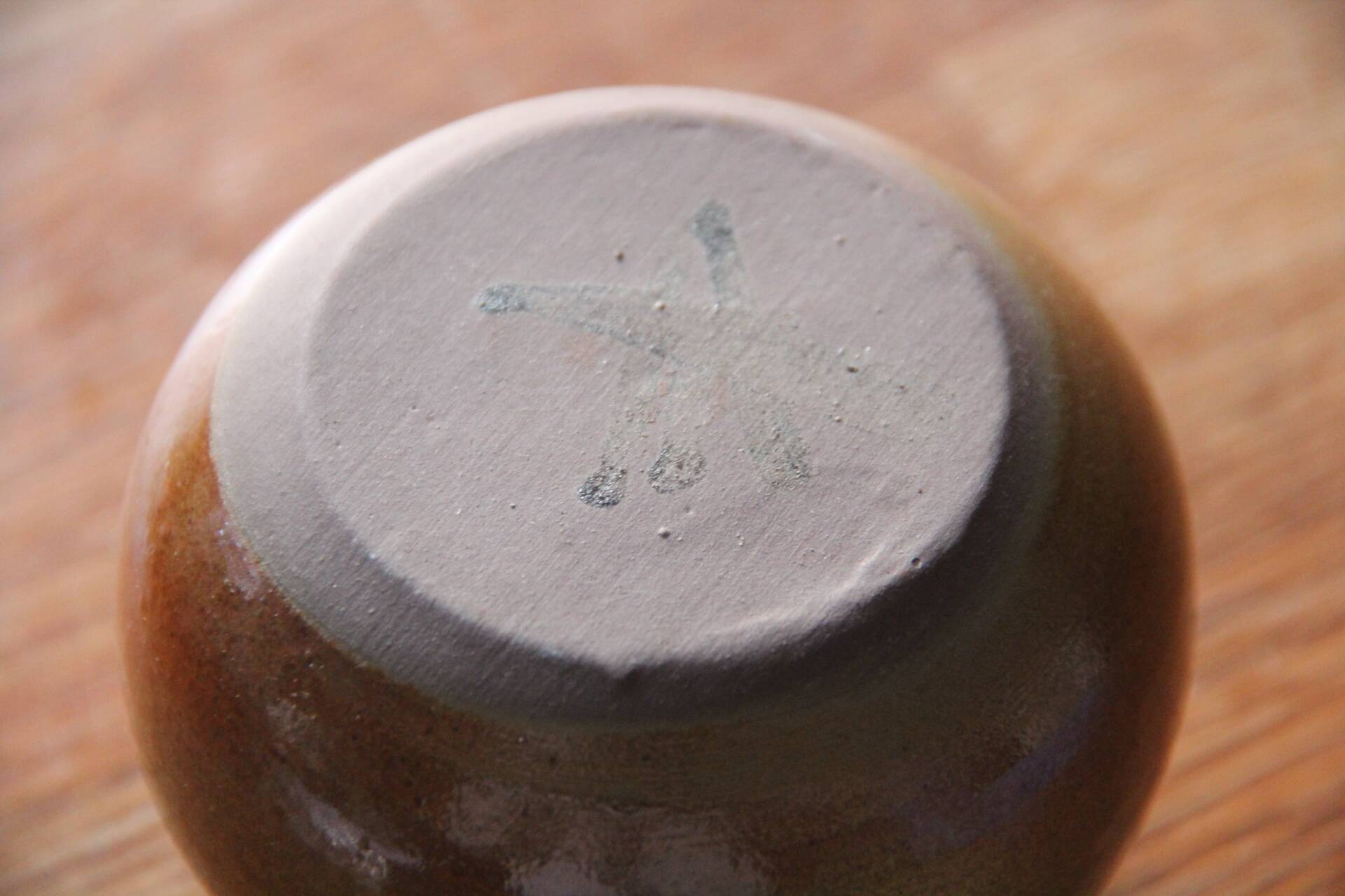 Boule pique-fleur en grès Accolay