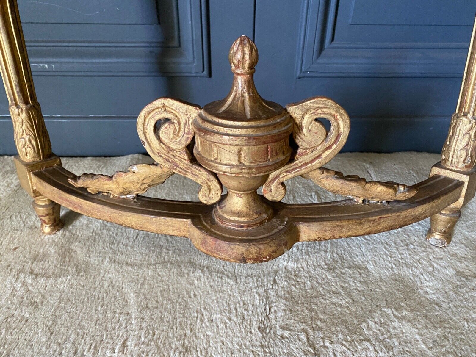Console XVIII wooden gold louis xvi white marble flower falls