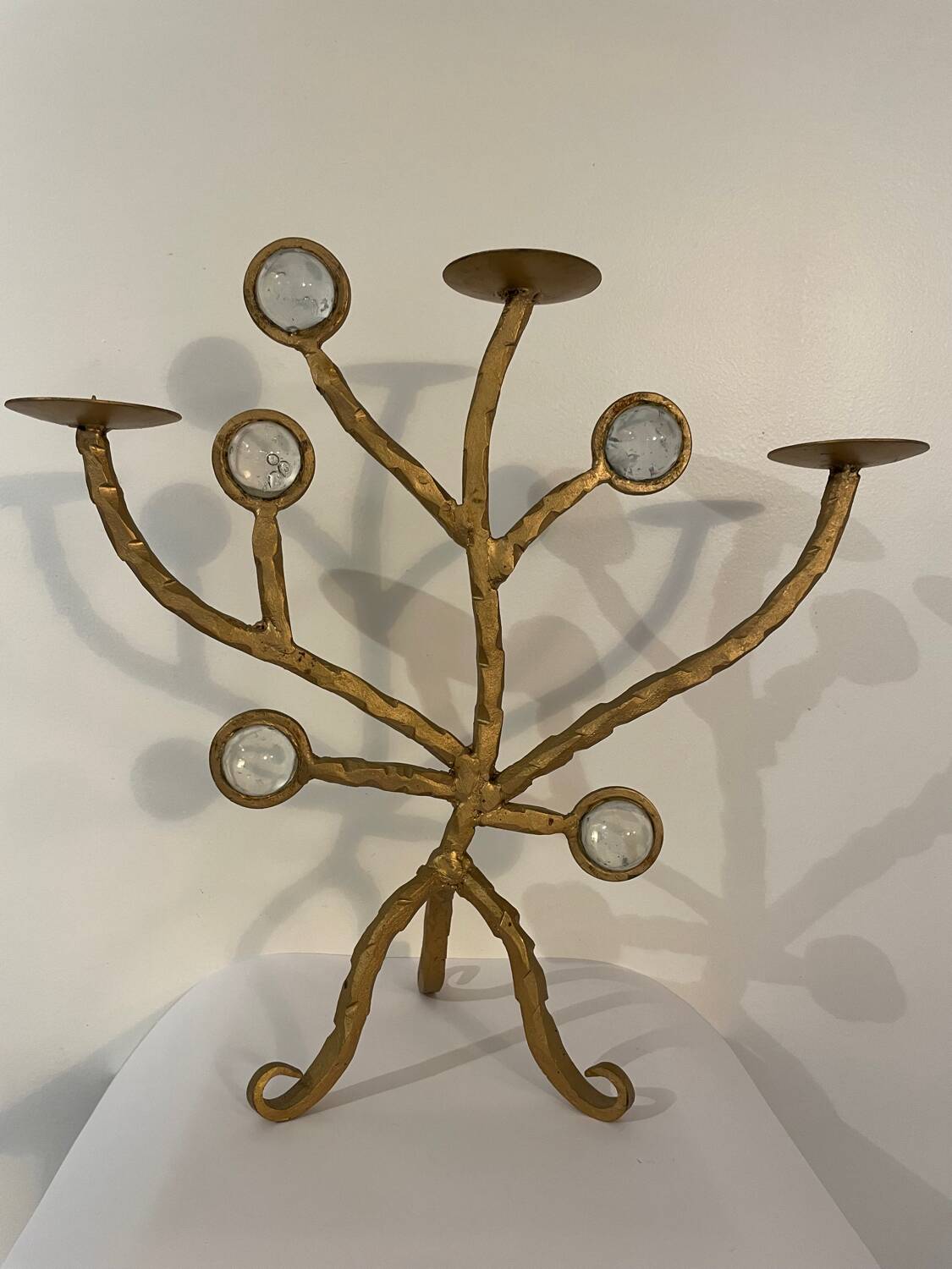 Candelabre en fer forgé et verre XXe