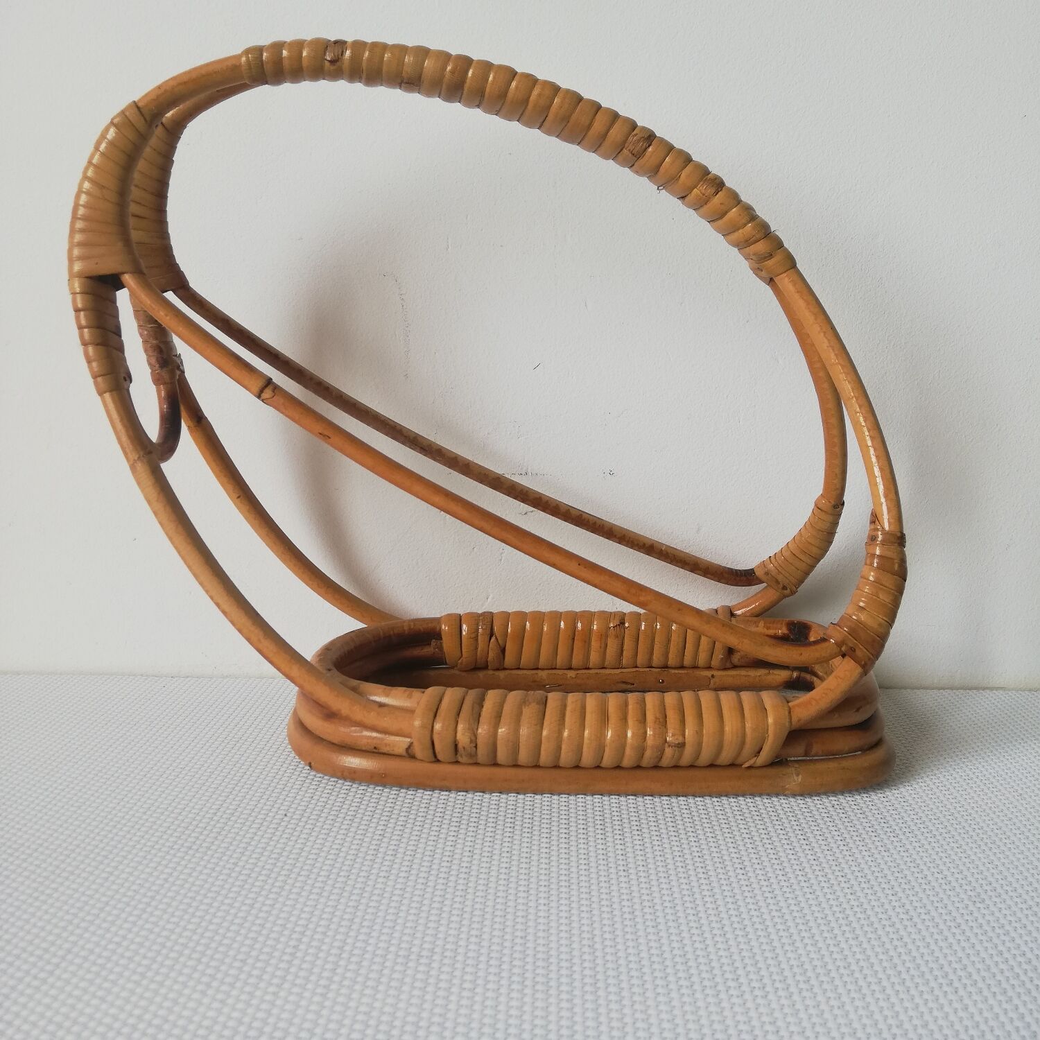 Rattan bottle holder
