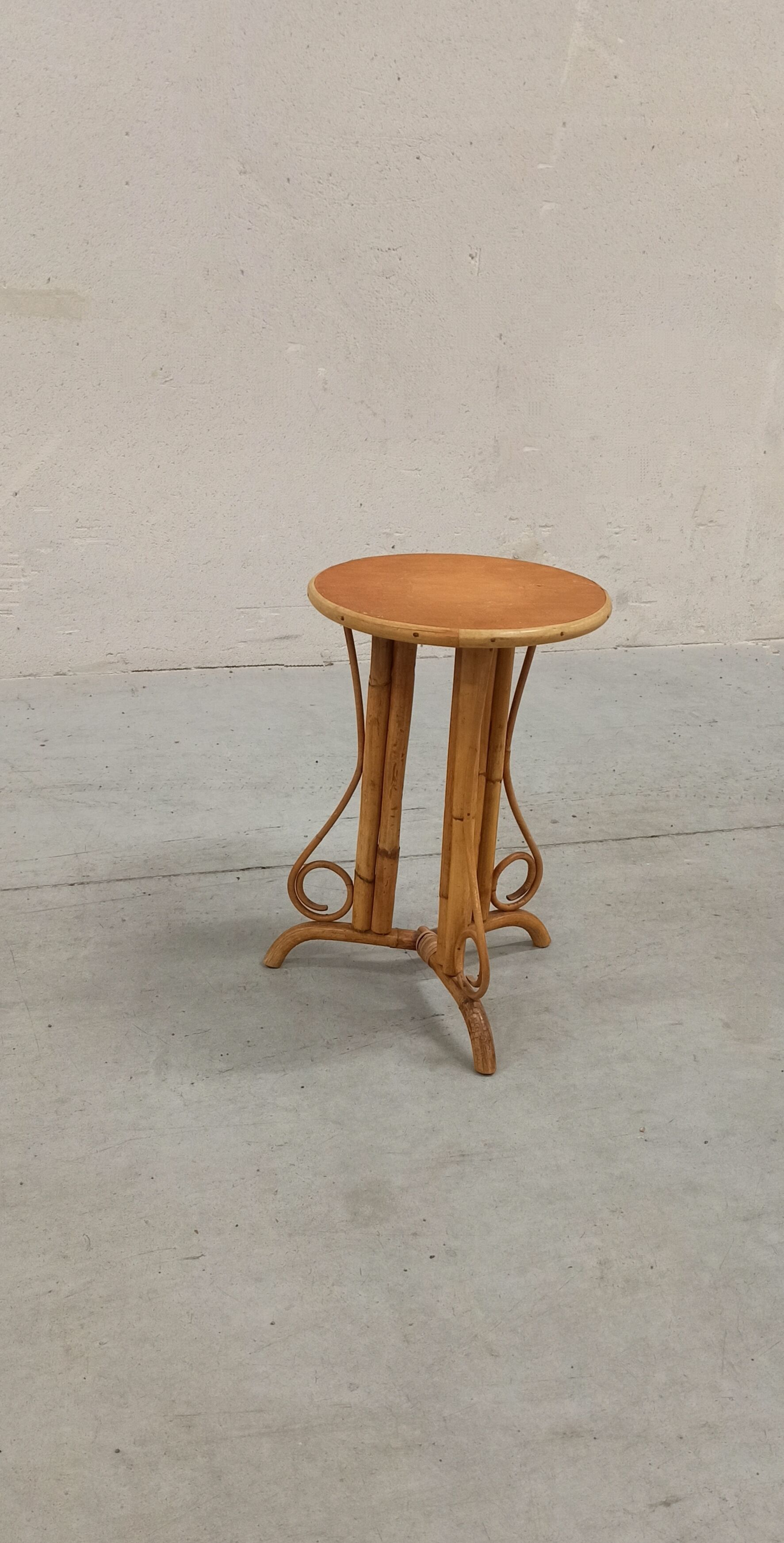 Bamboo and rattan pedestal table