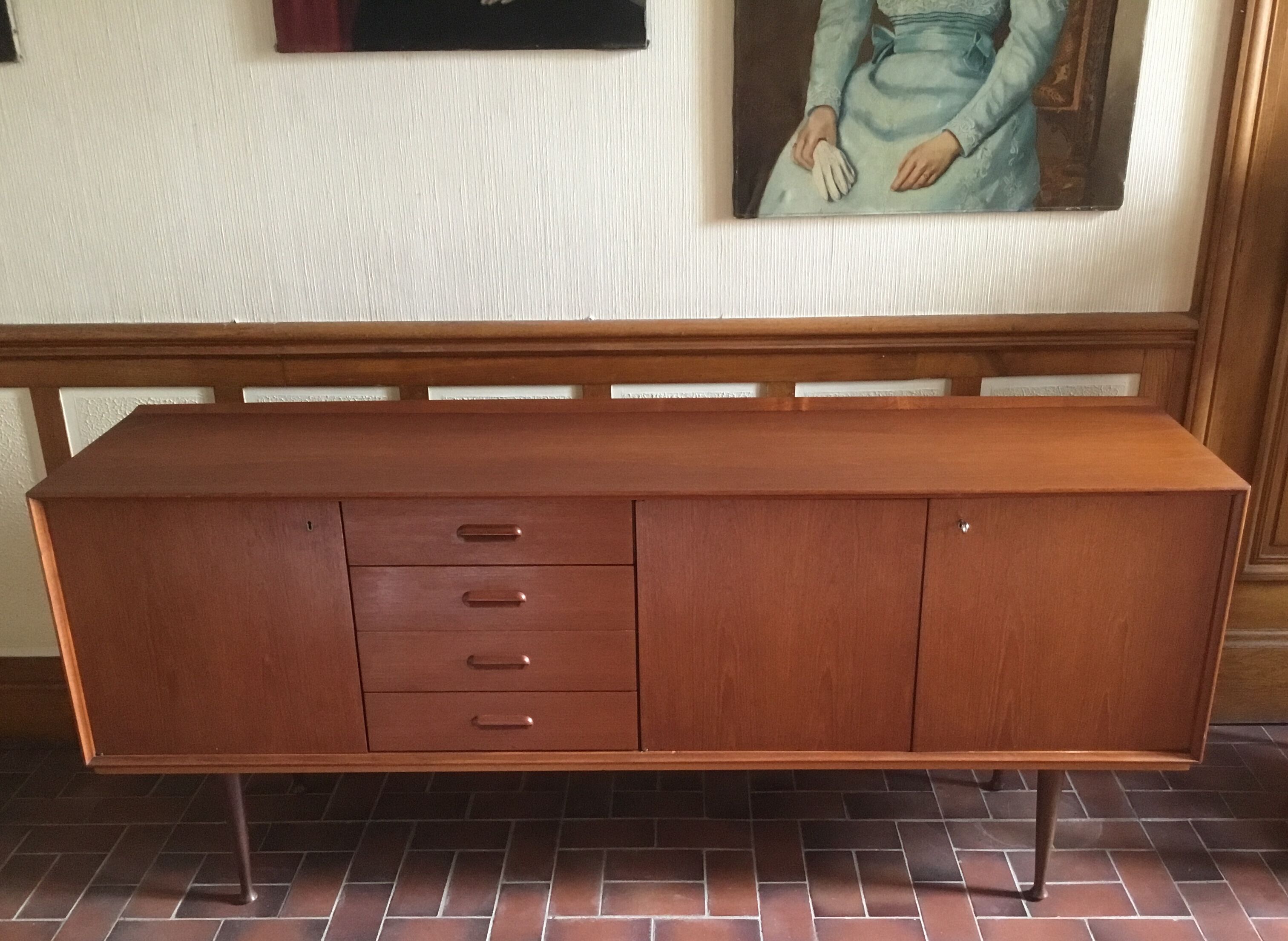 Scandinavian sideboard in teak design