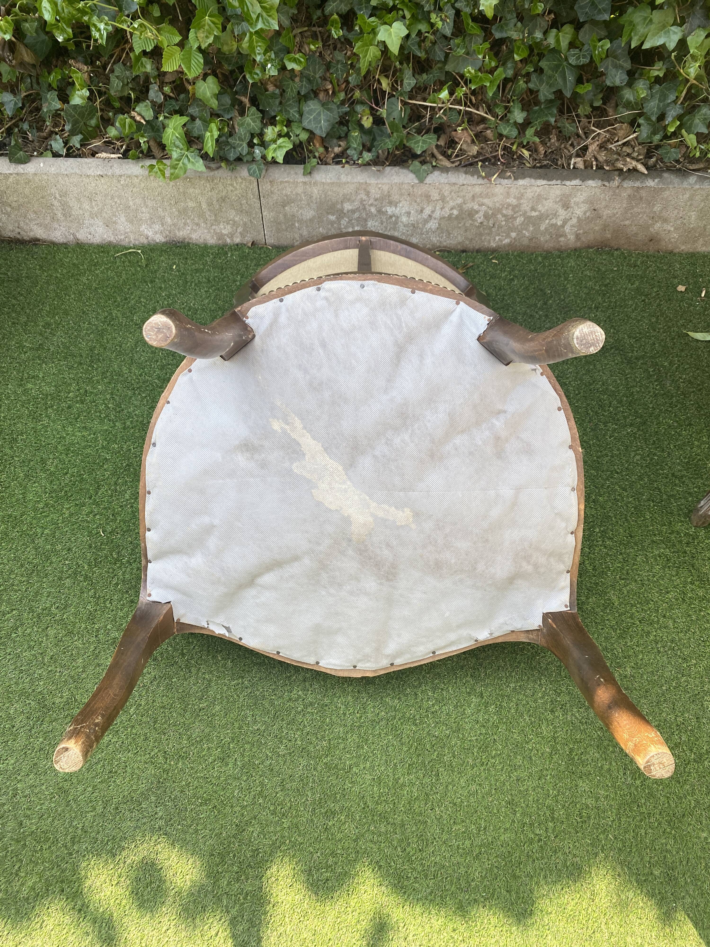 Basket bed and its two armchairs