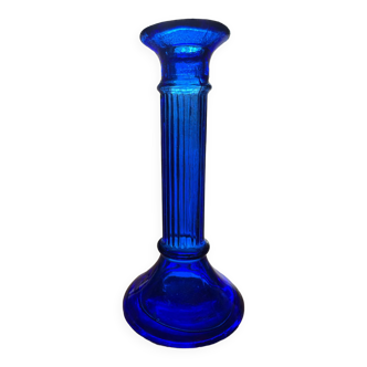 Bougeoir en verre bleu