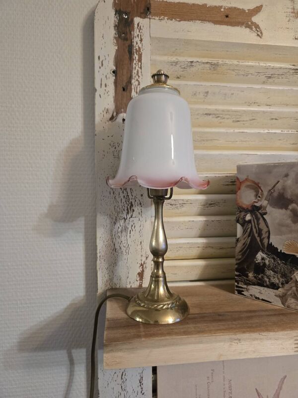 Petite lampe à poser tulipe en verre dépoli style champignon