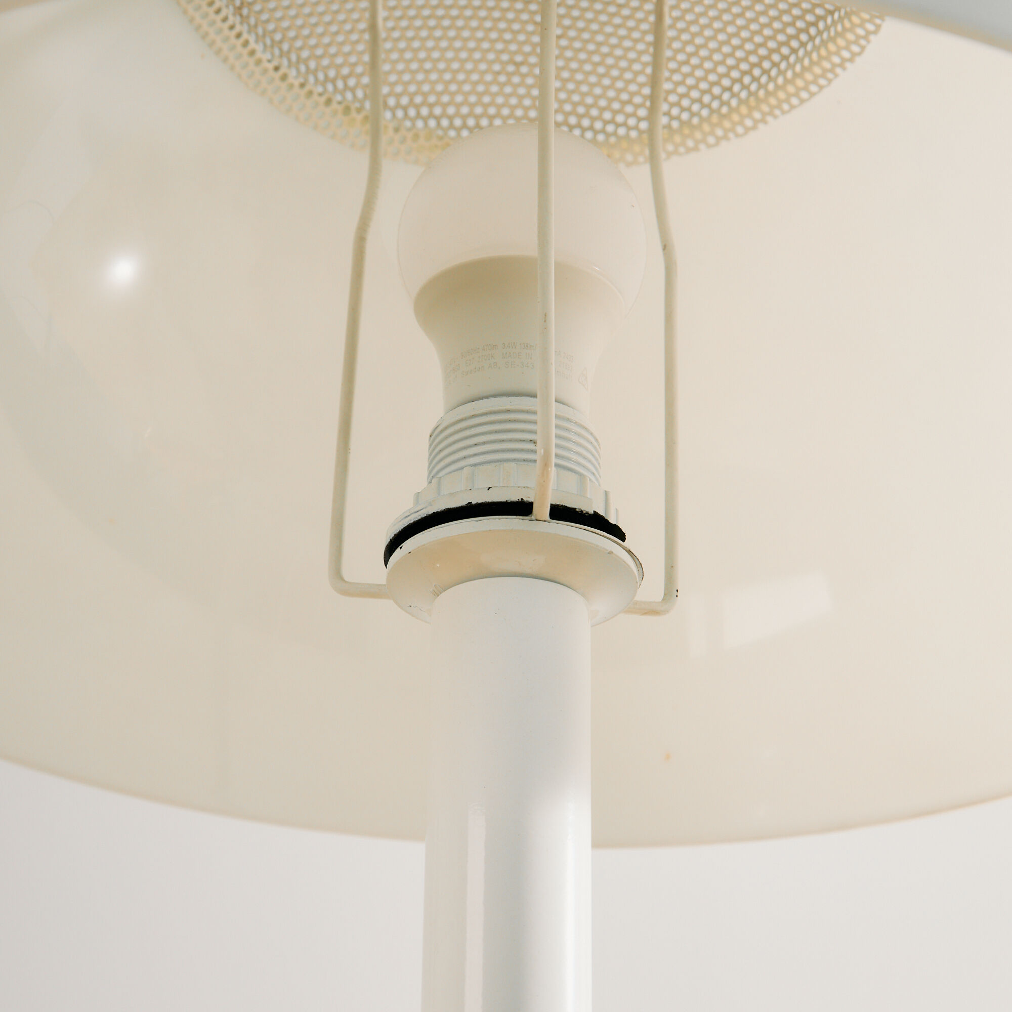 Lampe de table en métal