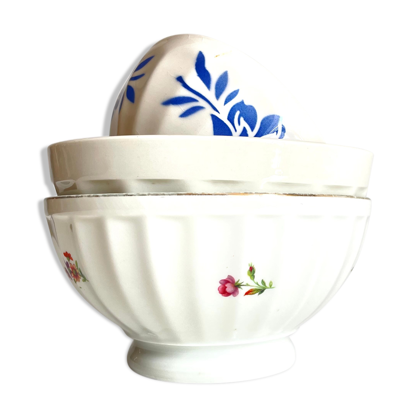 3 porcelain bowls of flowered limoges