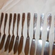 Lot of 12 metal fish cutlery sets.