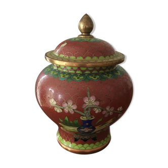 Enamelled brass jar chinese-inspired décor