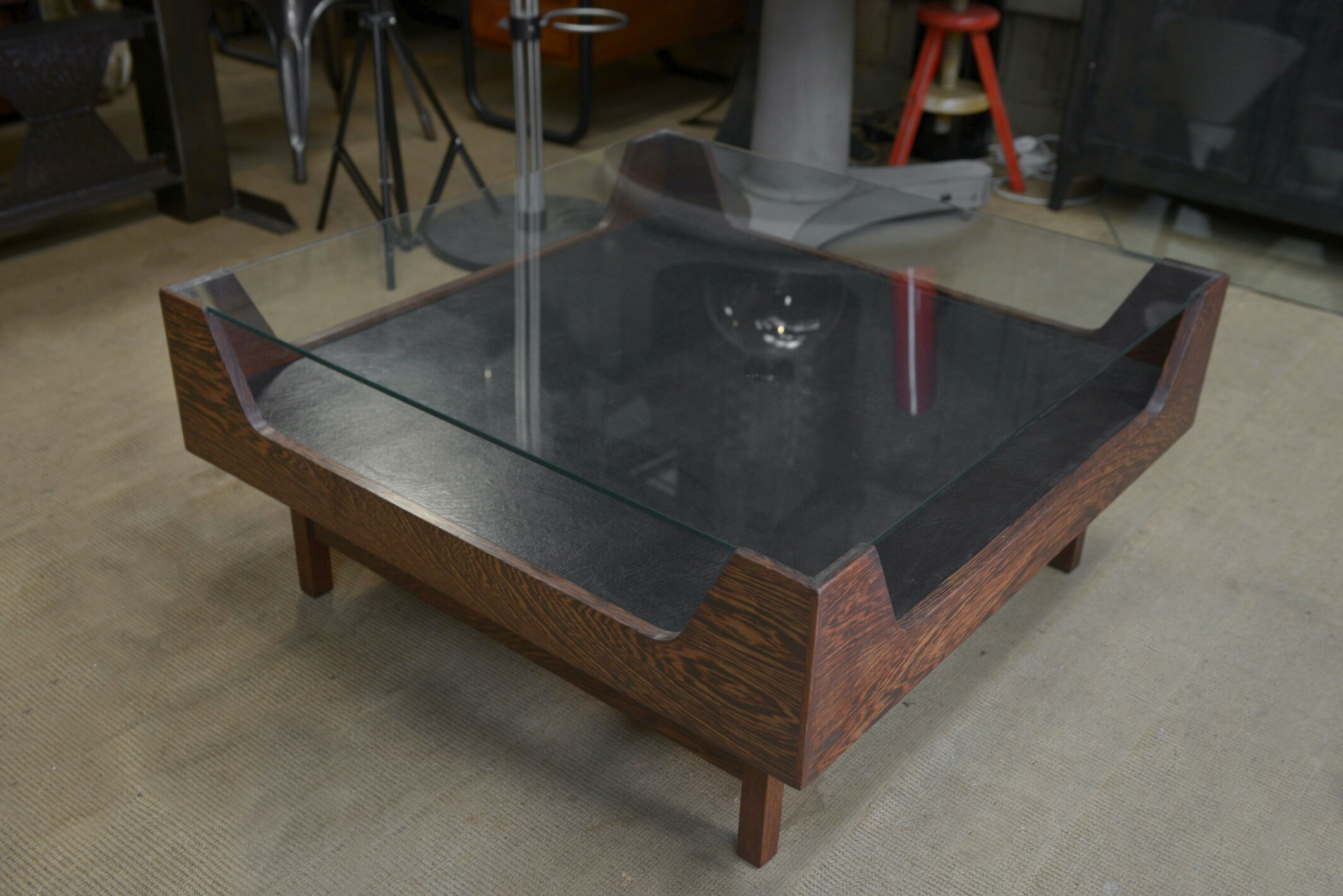 Coffee table in rosewood and glass 1970