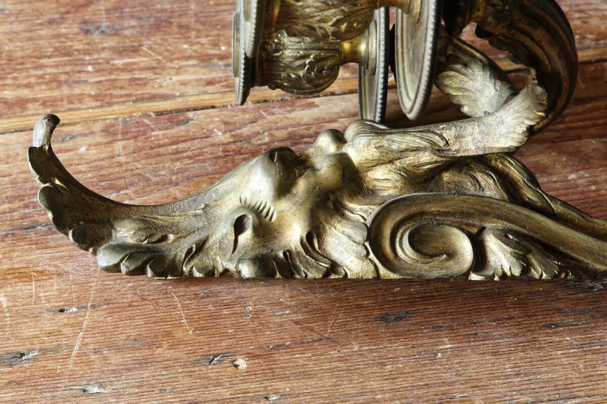 Gilded bronze wall light, monobloc, 18th century