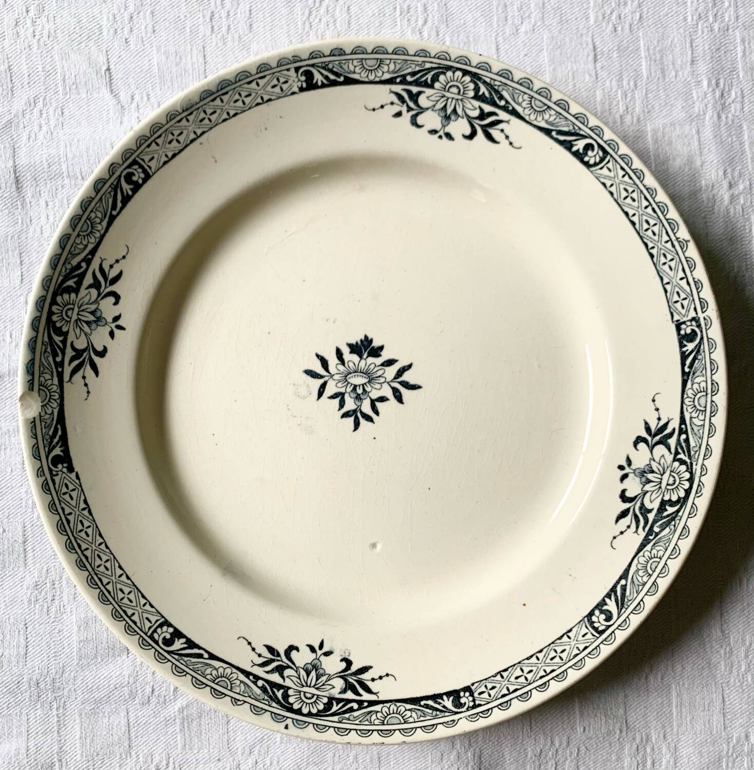 Longchamp terre de fer plates lily decor