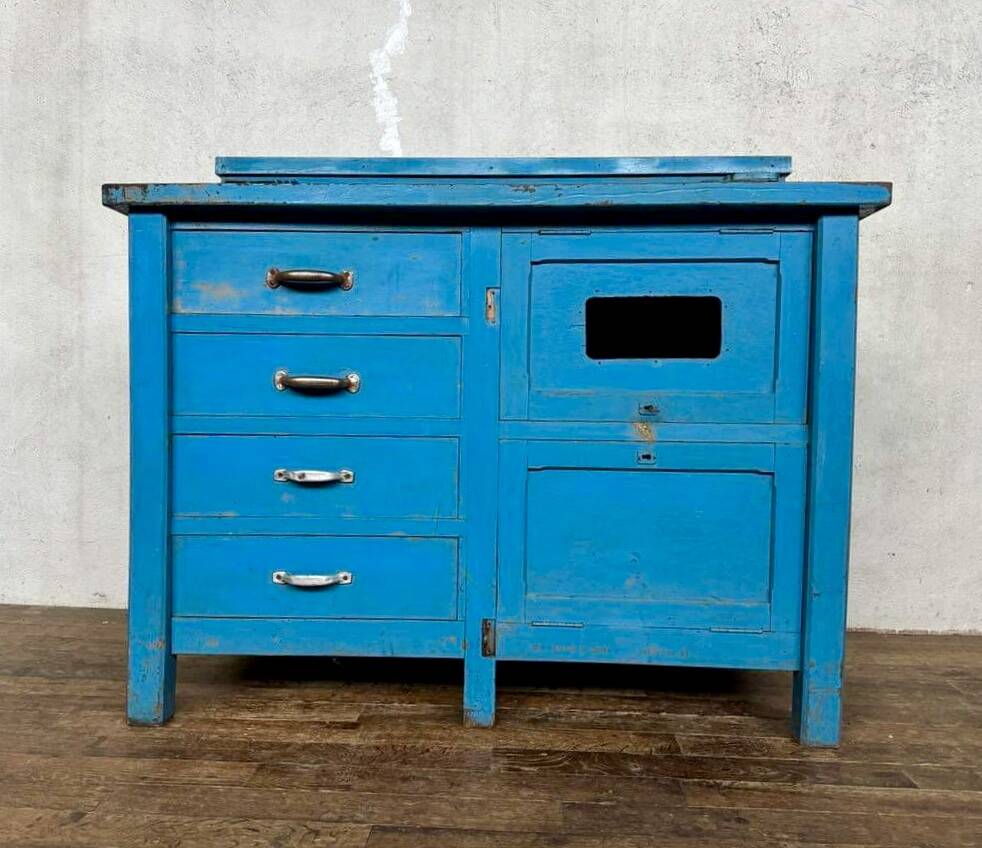 Wooden commercial workshop furniture with 4 drawers and 2 hinged doors - original patina