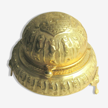 Caviar servant, gilded metal, tilting lid carved with ancient figures