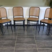 Lot de 4 chaises n°811 d’après Hoffmann, années 1990