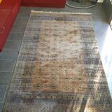 Hand-knotted silk rug 192x 300cm