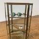 Petite vitrine vintage en verre et laiton