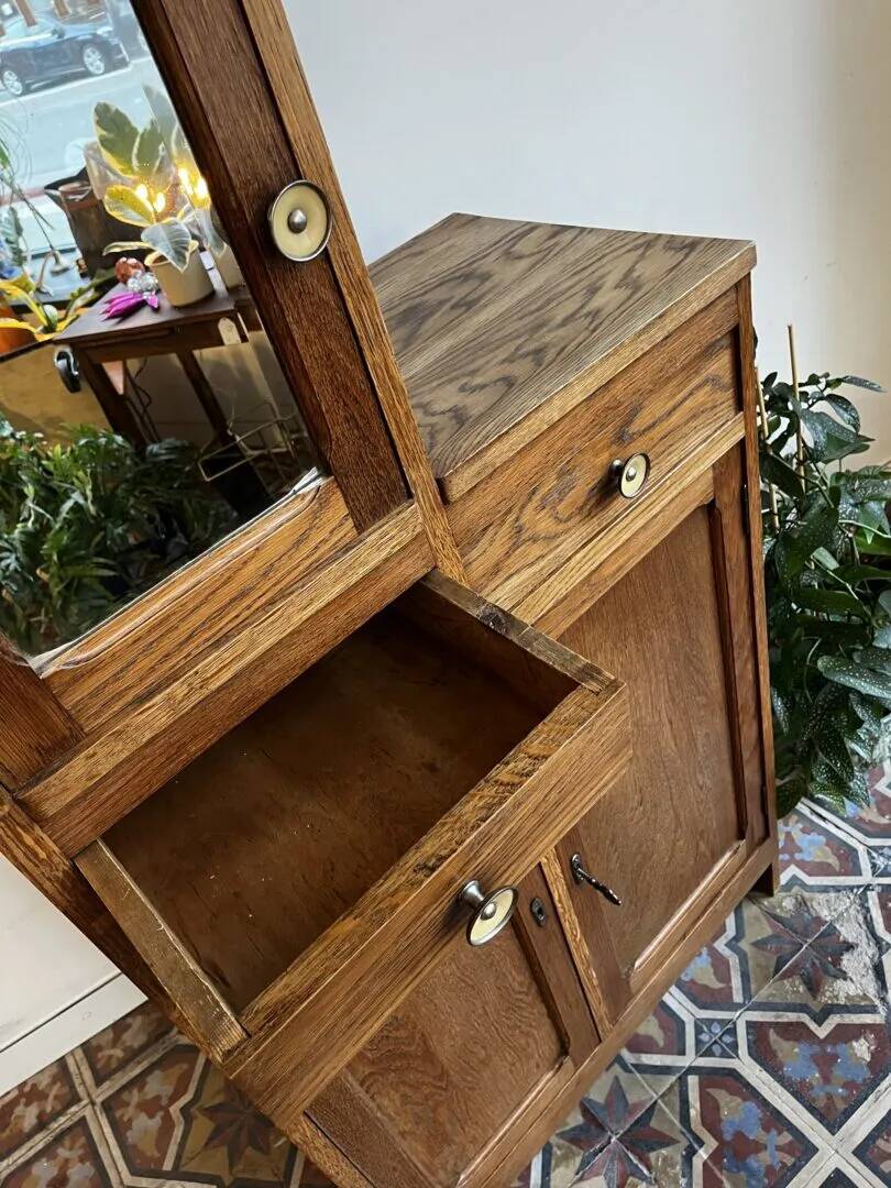 French elegance – Art Deco sideboard