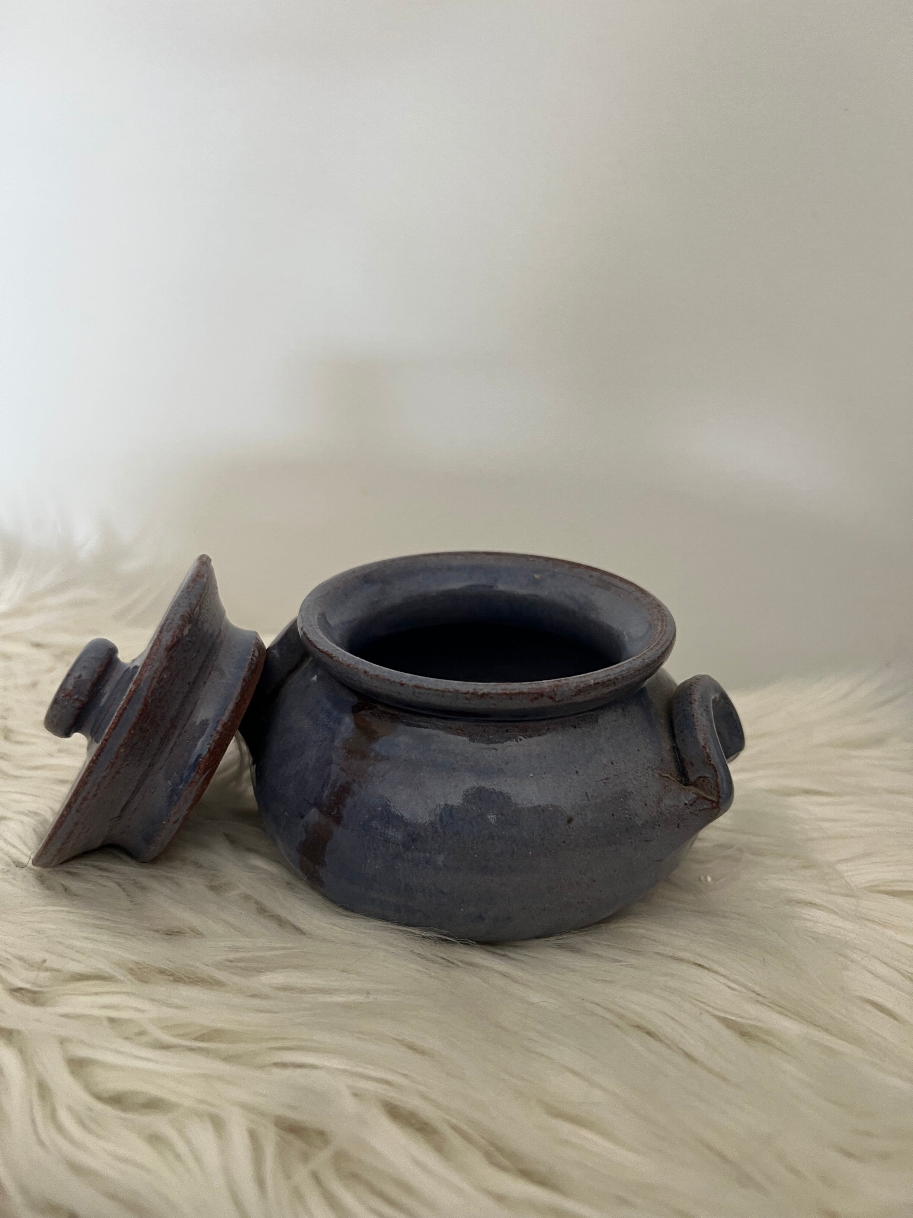 Blue stoneware pot