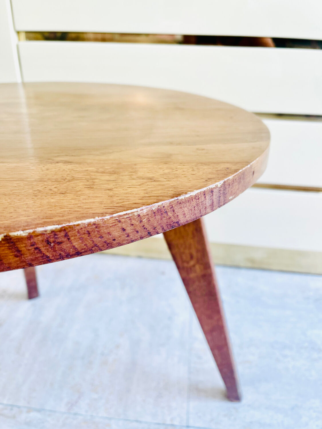Petite table basse tripode vintage, années 60