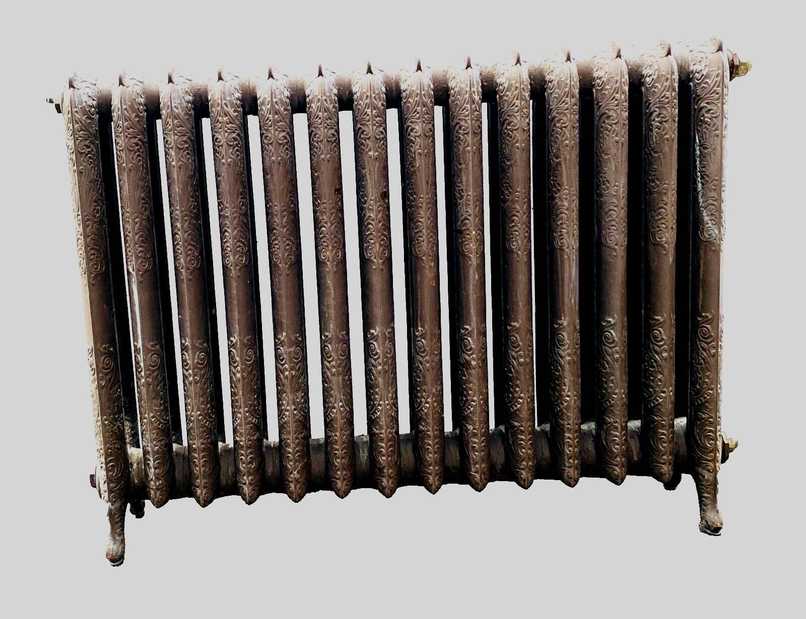 Radiateur ancien a lames fleuries en fonte de fer XX siècle