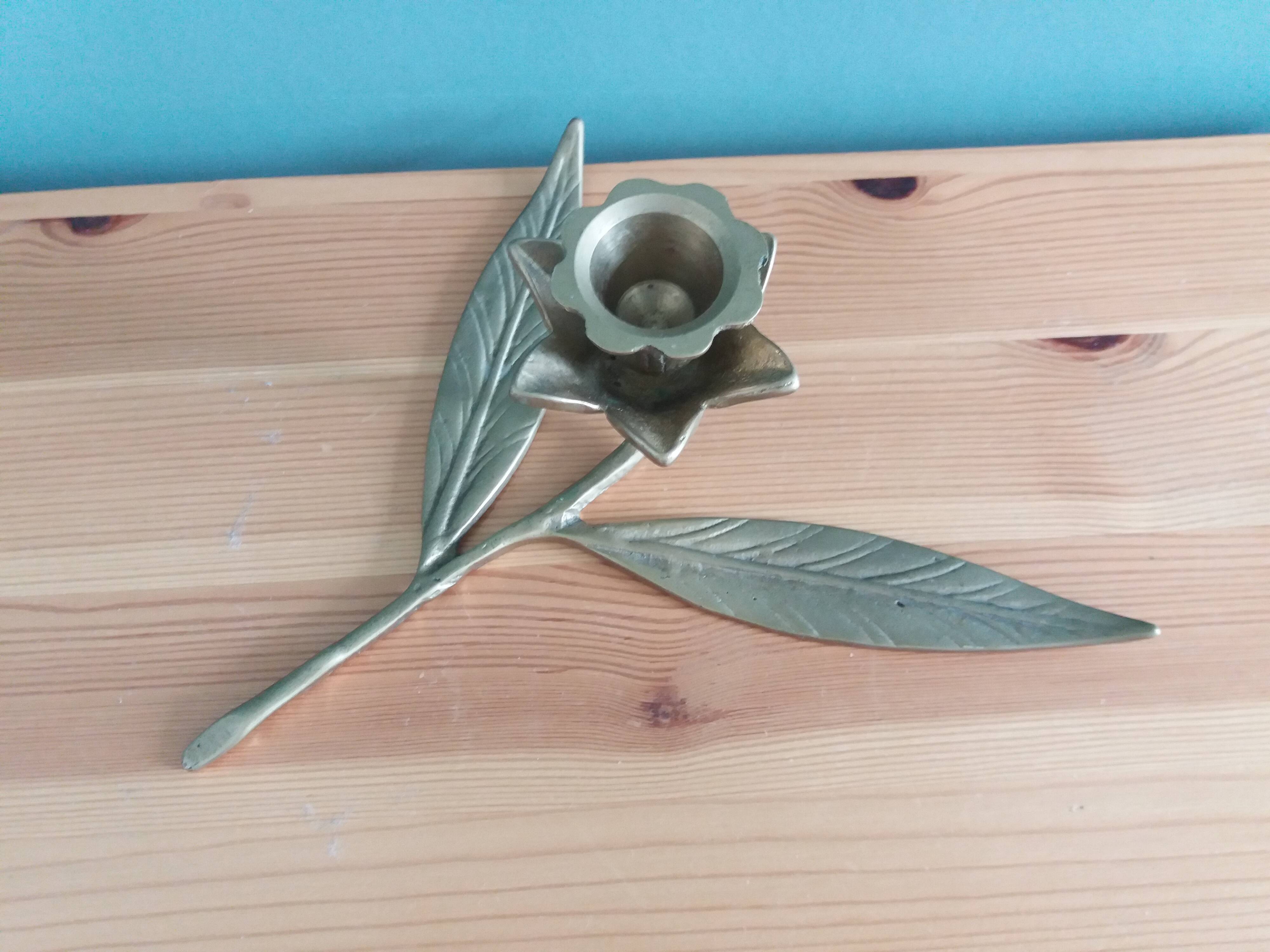 Flower candle holder in gold-plated brass