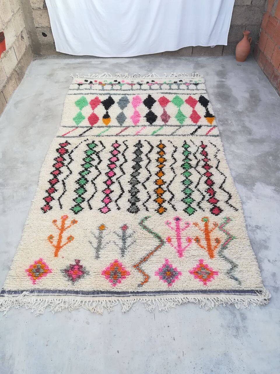 Handmade Moroccan Berber rug 278 X 156 CM