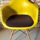 Lot de fauteuils eames vitra avec accoudoirs (6)