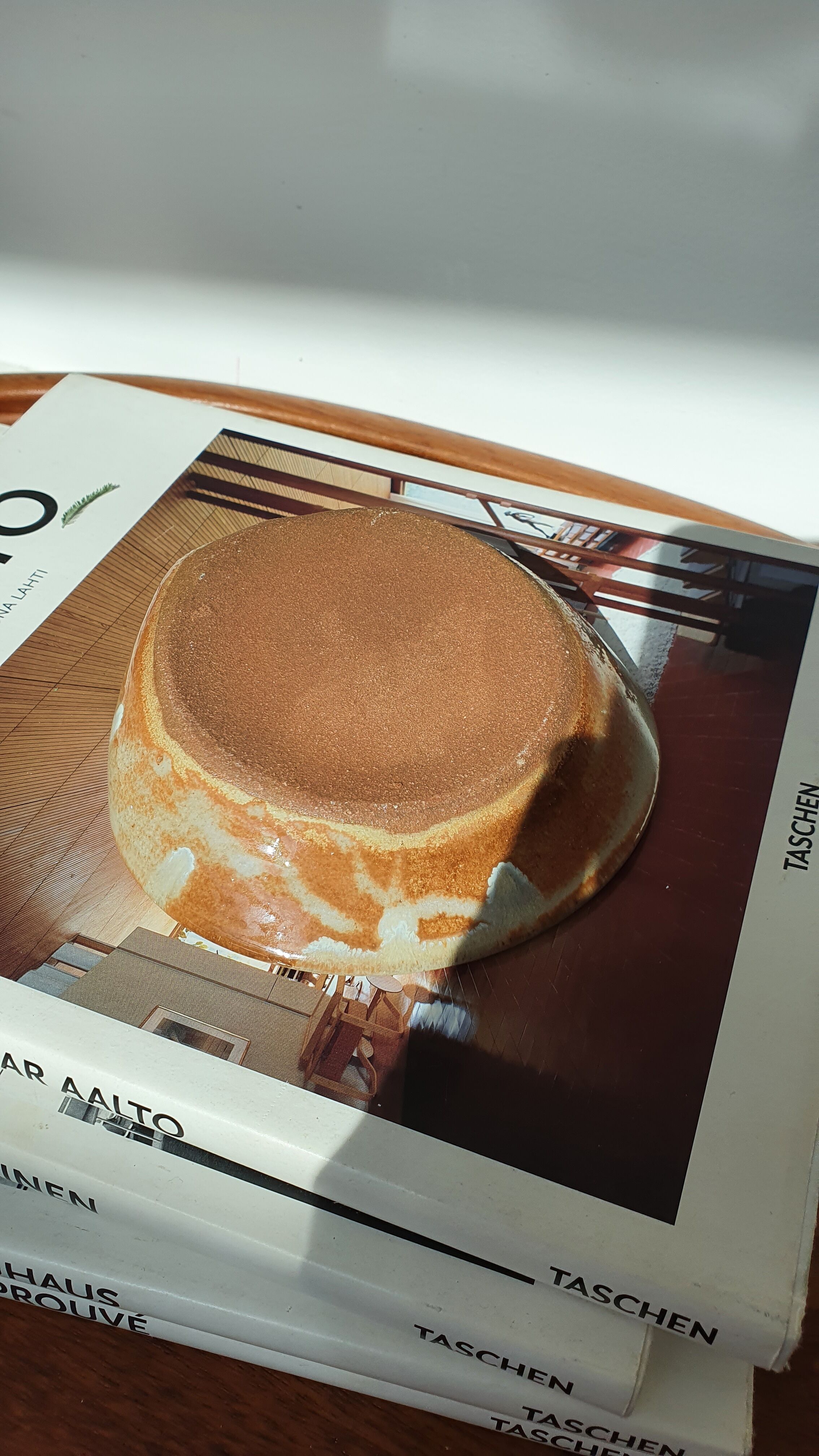 6 enamelled sandstone cups