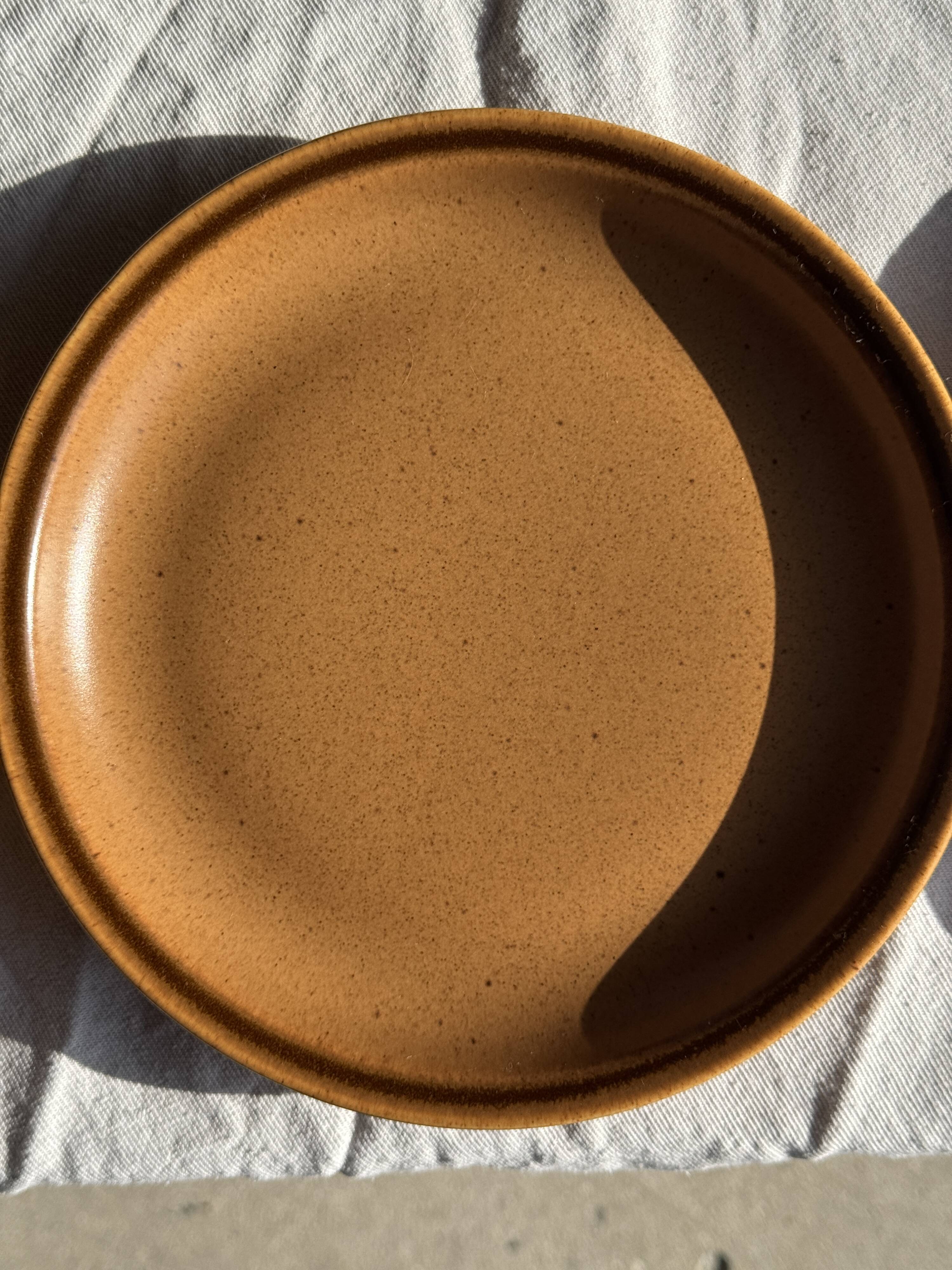 Set of 11 small dessert plates in brown-striped stoneware from Sarreguemines.