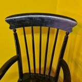 Antique English Windsor armchair from the 1800s