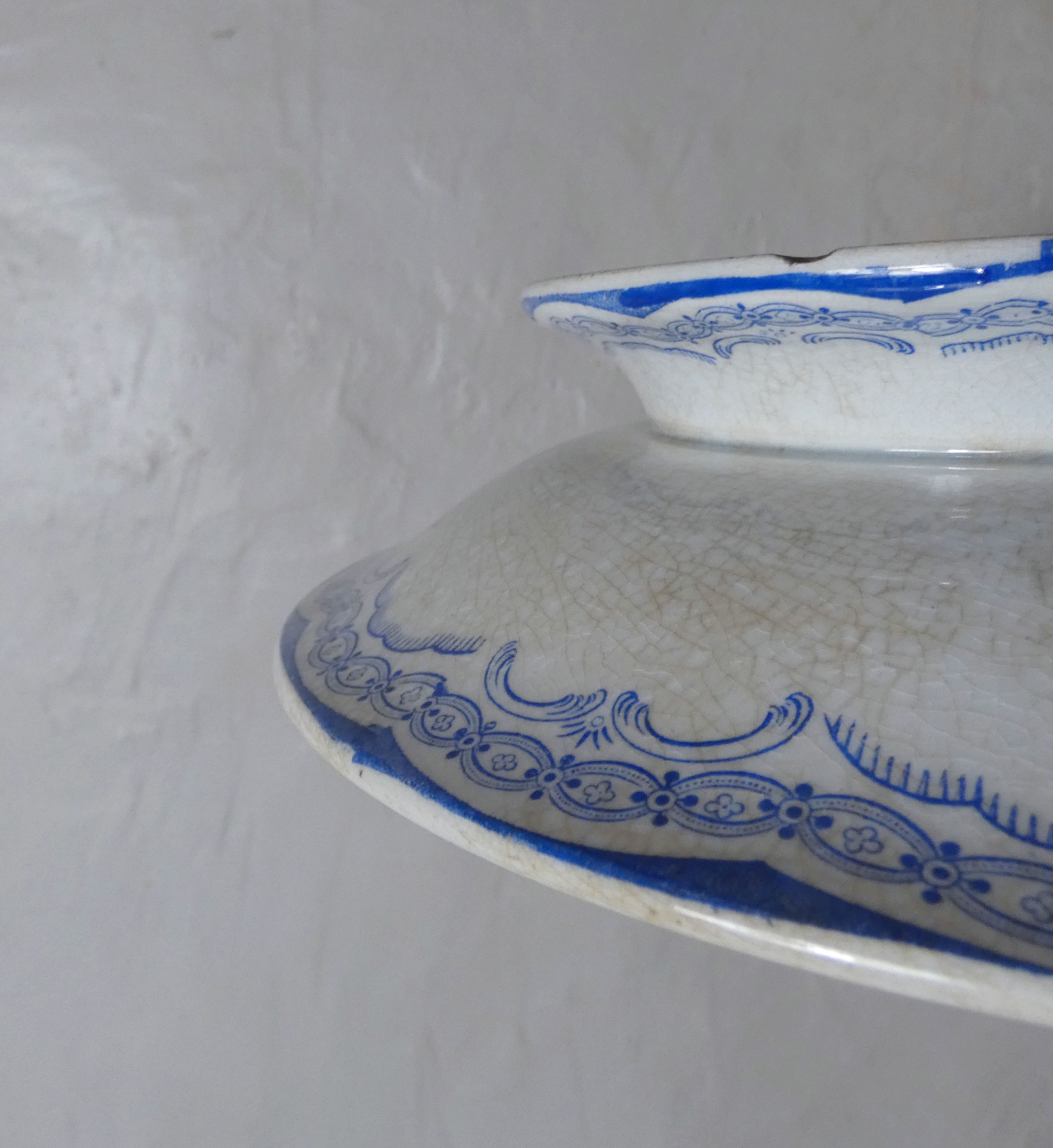 Gien old plate on butterfly stand, Terre de Fer Gien