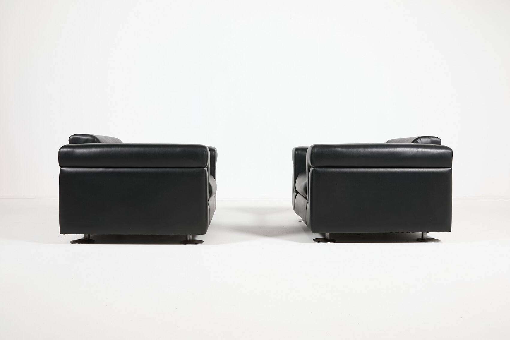 1960’s Italians design armchairs from Valeria Borsani & Alfredo Bonetti for