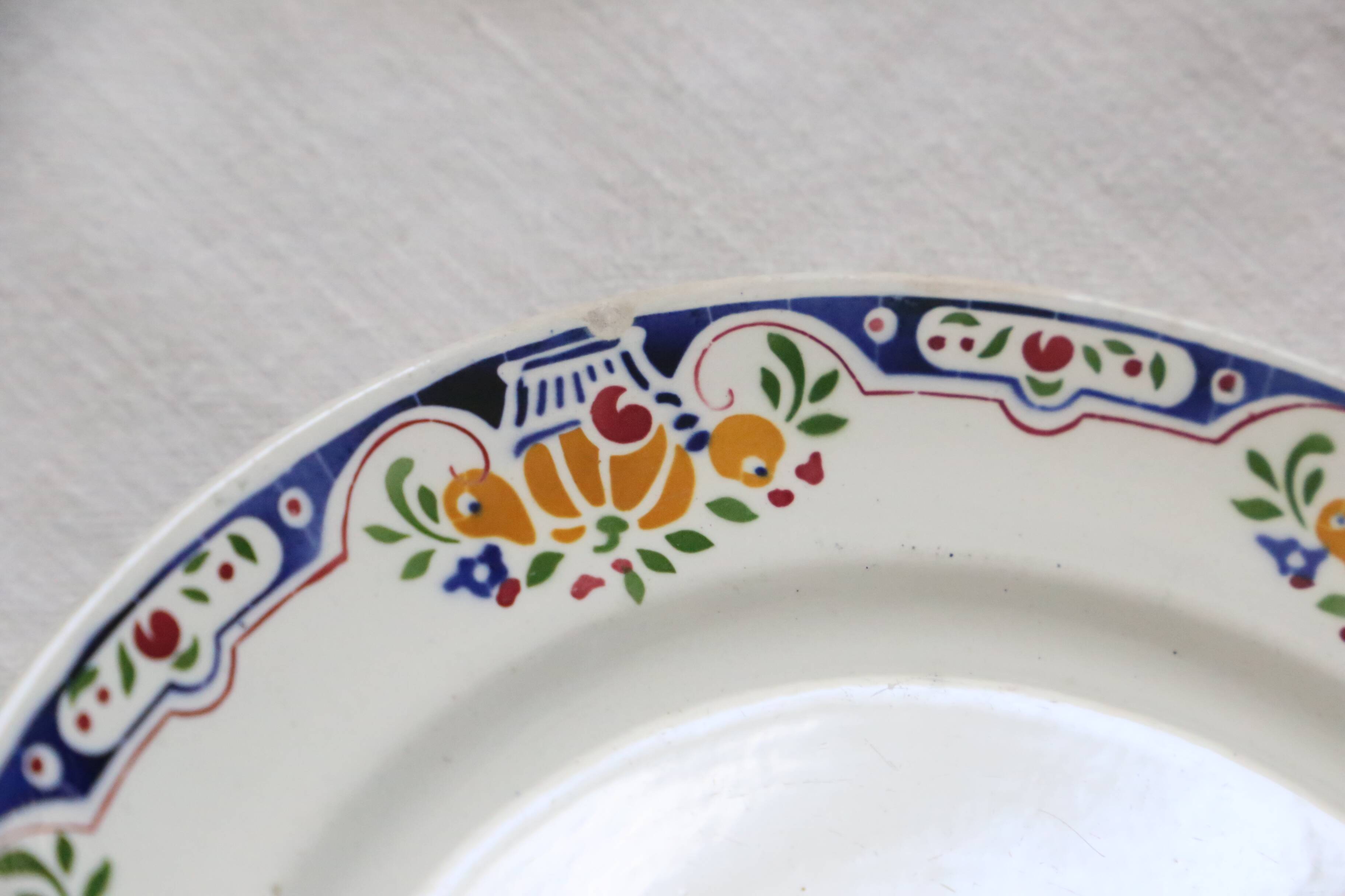 Set of 4 Boch dessert plates, Fructidor service, vintage