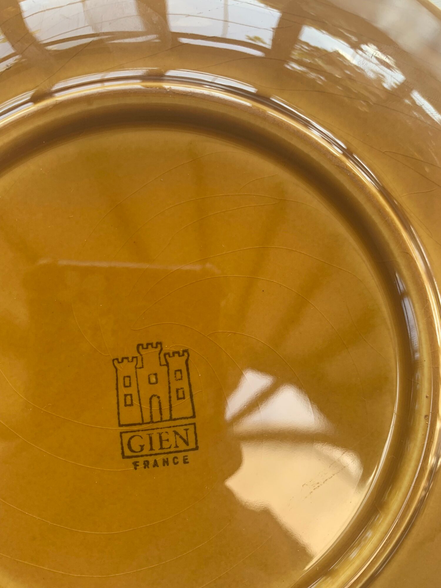 6 flat plates slip, enamelled ceramic ochre, mustard yellow, stamped Gien