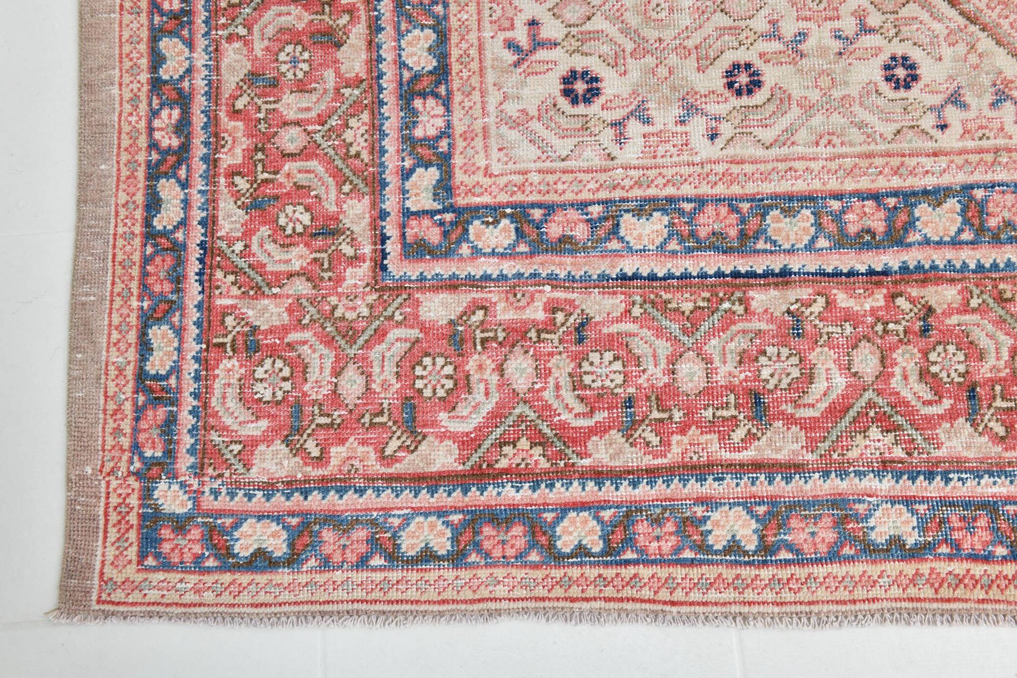 Tapis persan classique rose et bleu