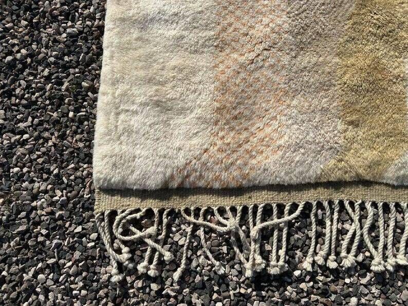 Beige and ecru Moroccan Mrirt 300x200 cm – natural abstract pattern