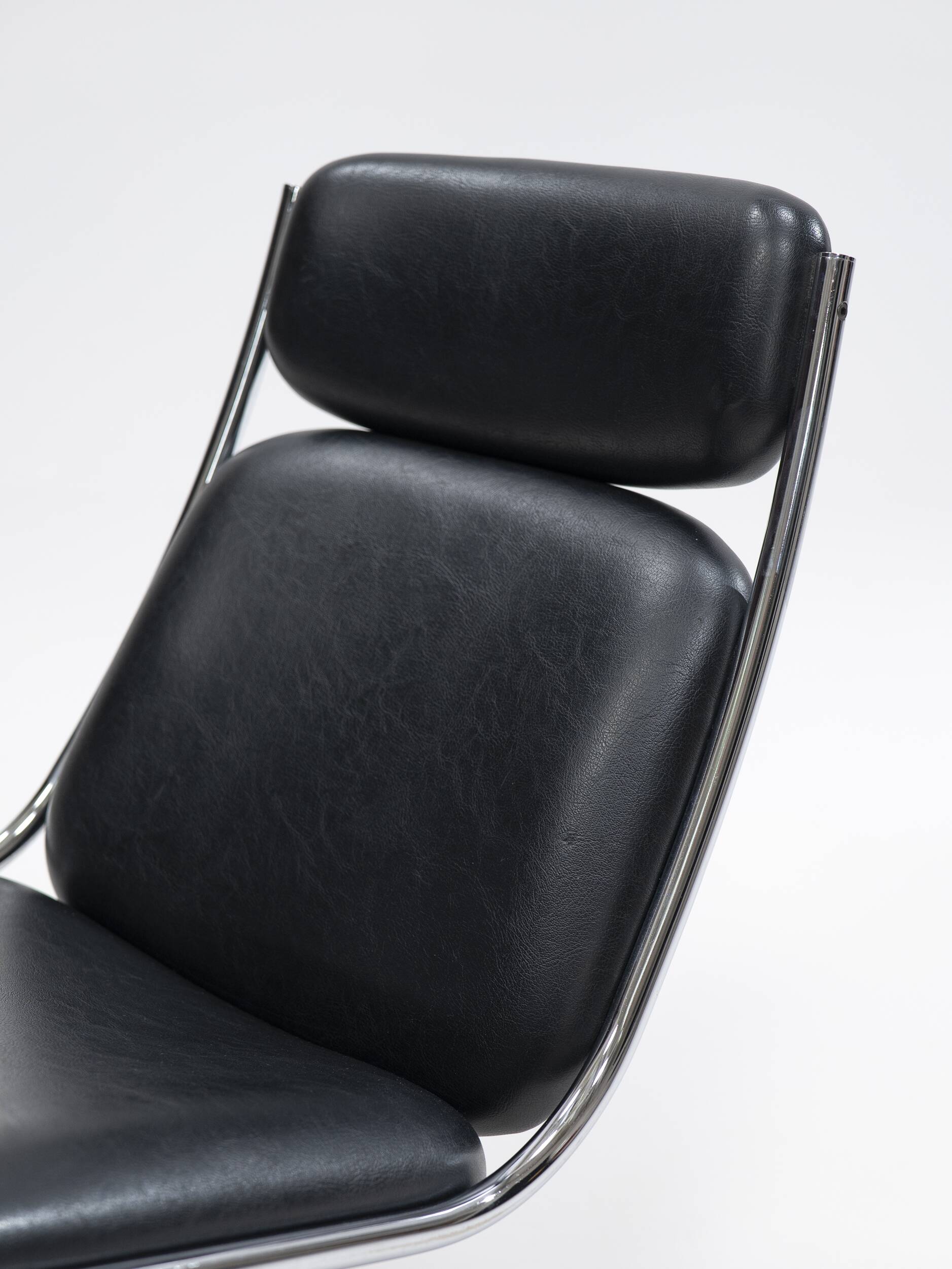 Paire de chaises cantilever en cuir par Mauser Werke Waldeck, Allemagne de l'Ouest, 19