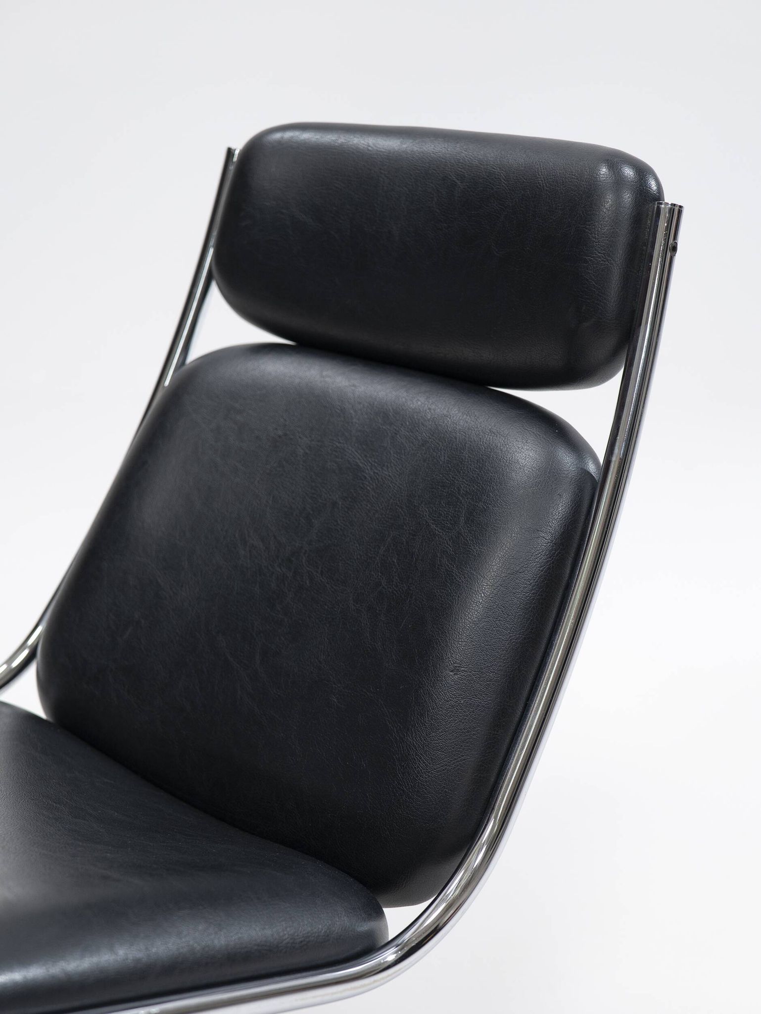 Paire de chaises cantilever en cuir par Mauser Werke Waldeck, Allemagne de l'Ouest, 19