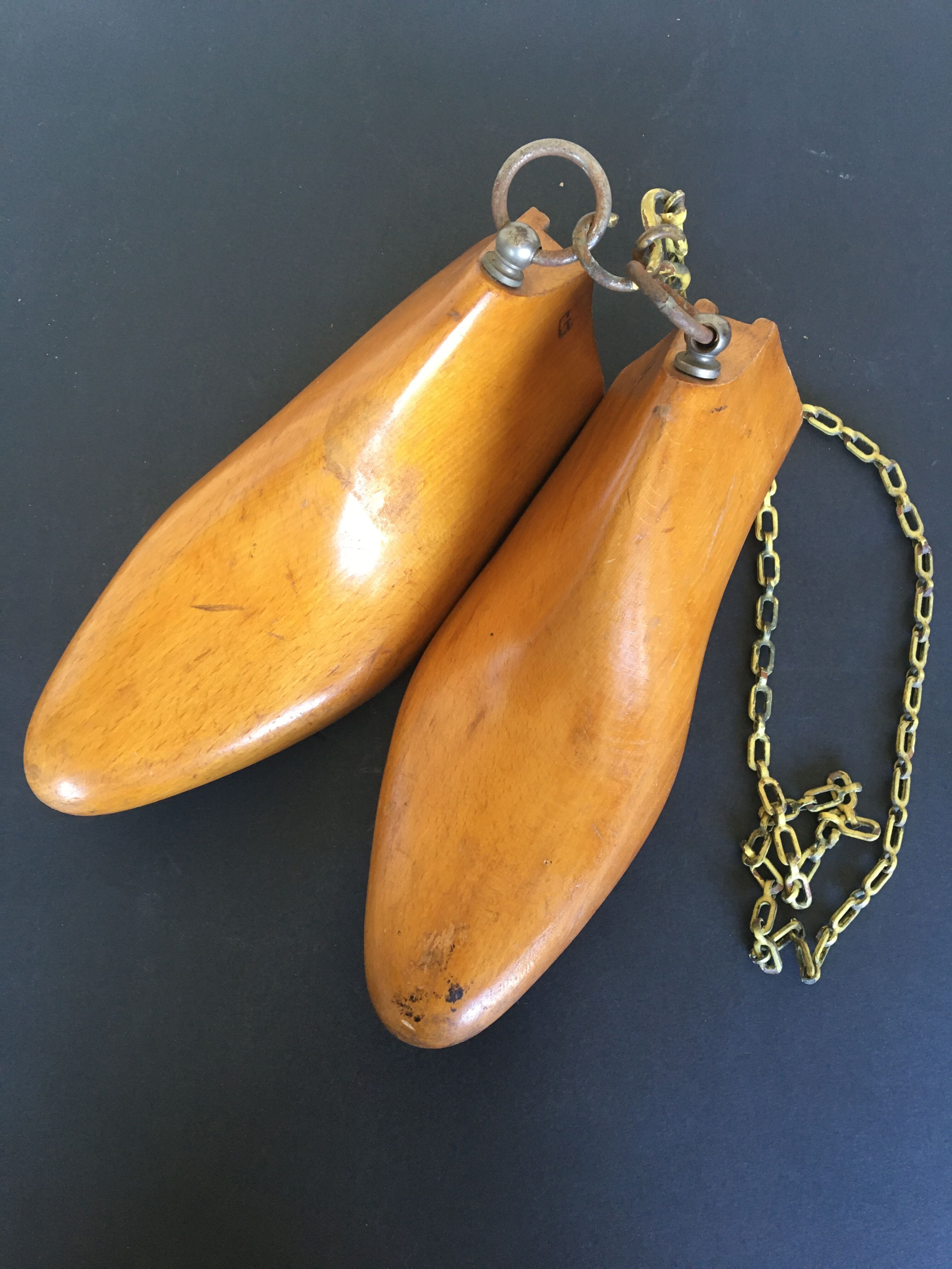Wooden shoe trees