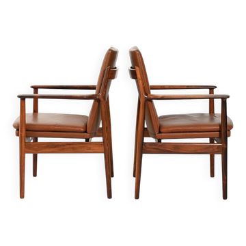 Pair of "Ark" armchairs by Arne Vodder