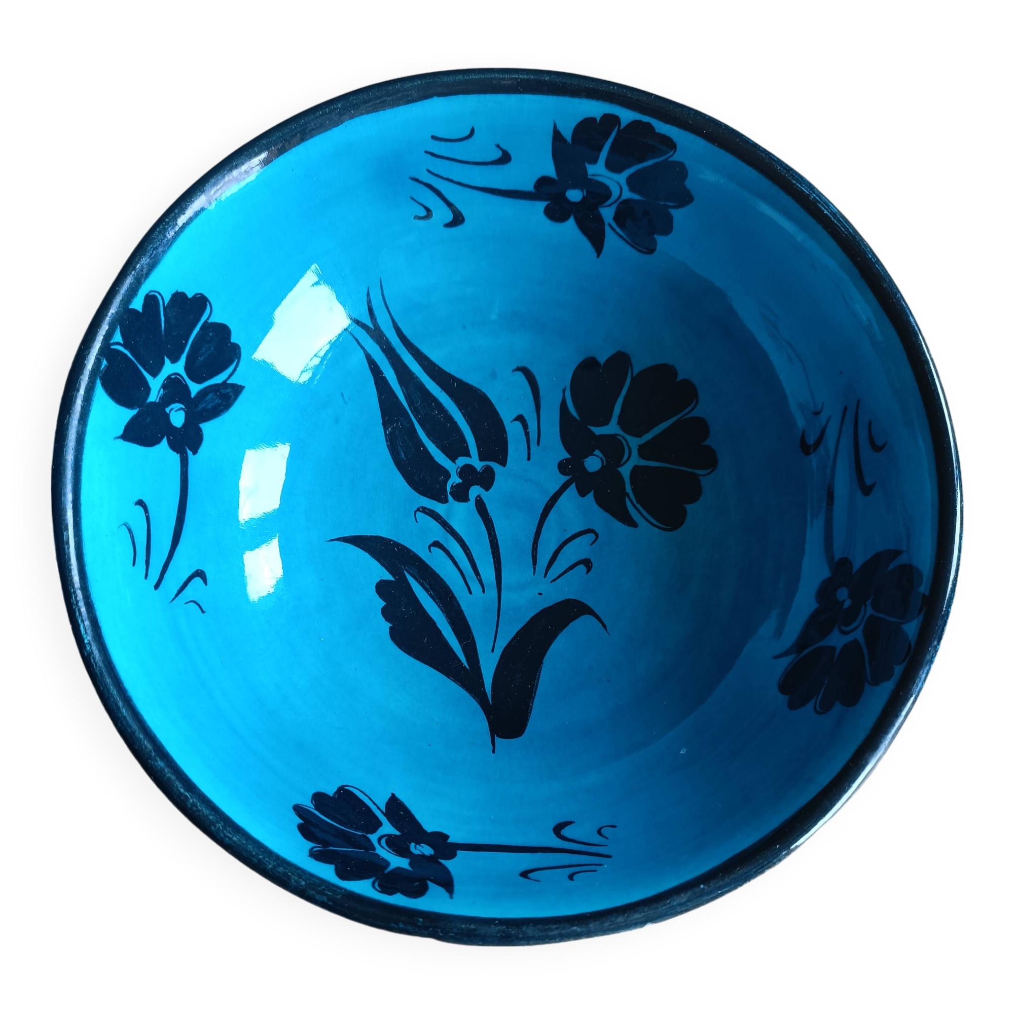Blue earthenware bowl with floral decoration