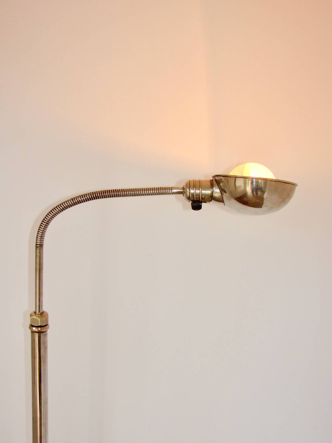 Art Deco Bauhaus floor lamp from the 1930s – nickel-plated brass, adjustabl