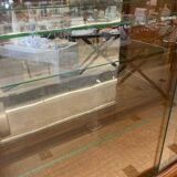 Display cabinet with 2 sliding doors