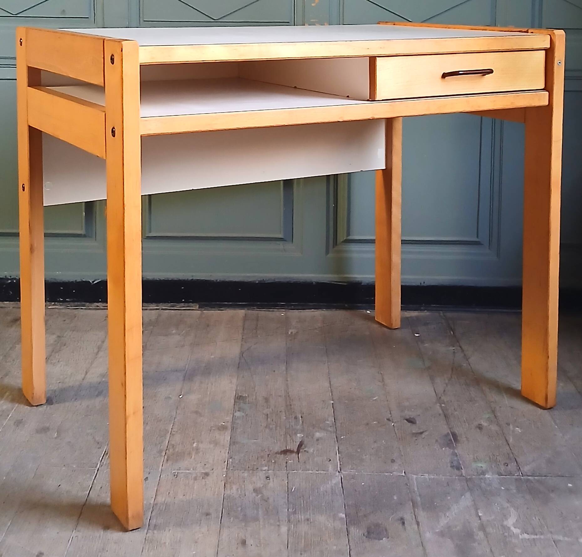 Desk A. Sornay (dlg) in solid beech & white laminate