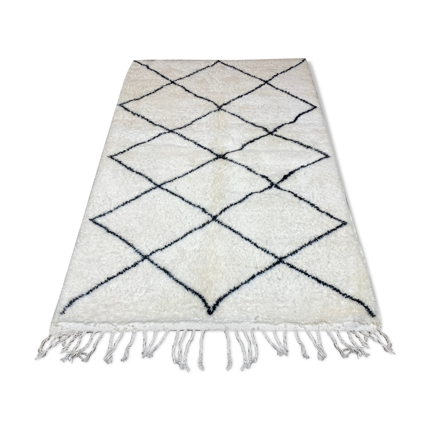 White wool carpet with diamonds