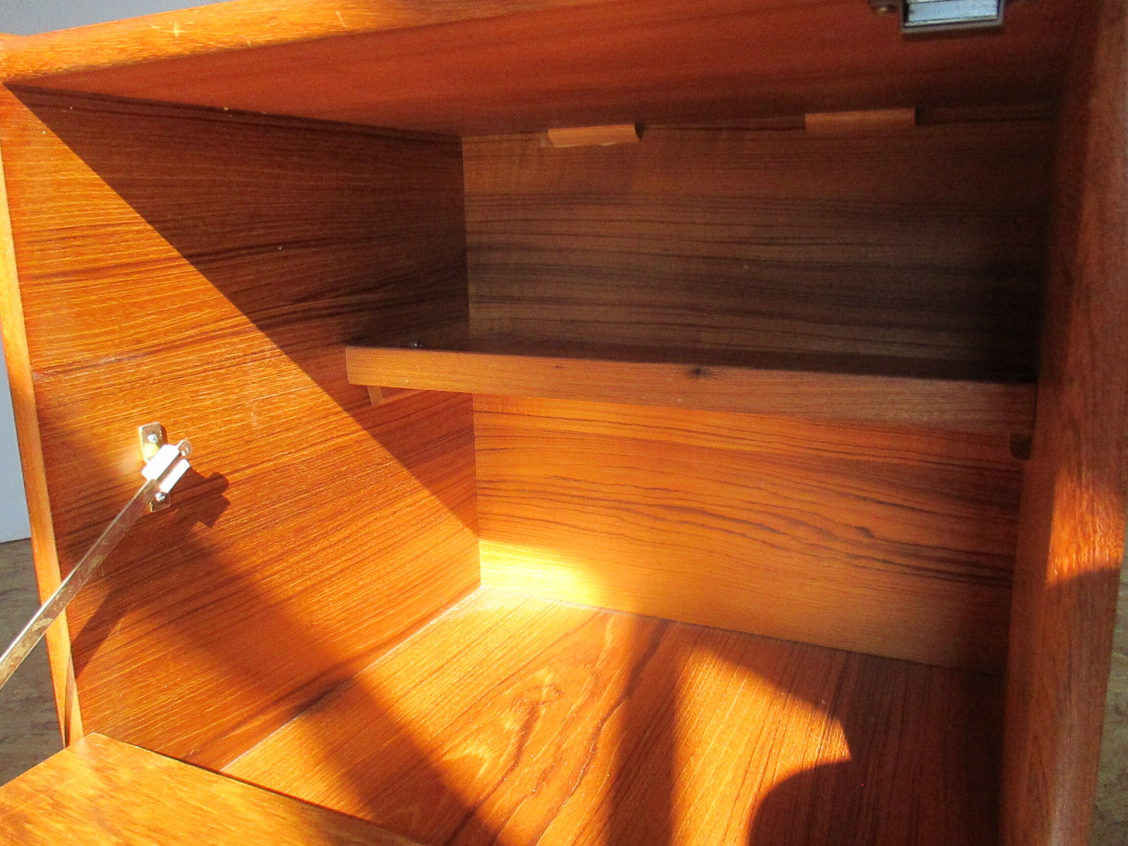 Coffee table on wheels 70