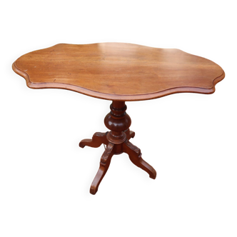 Pear wood pedestal table